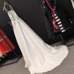 Elegant White Wedding Dress